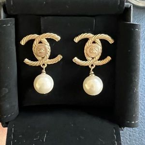 Authentic Chanel Pearl Drop Earrings. Signature C’s, champagne gold tone.